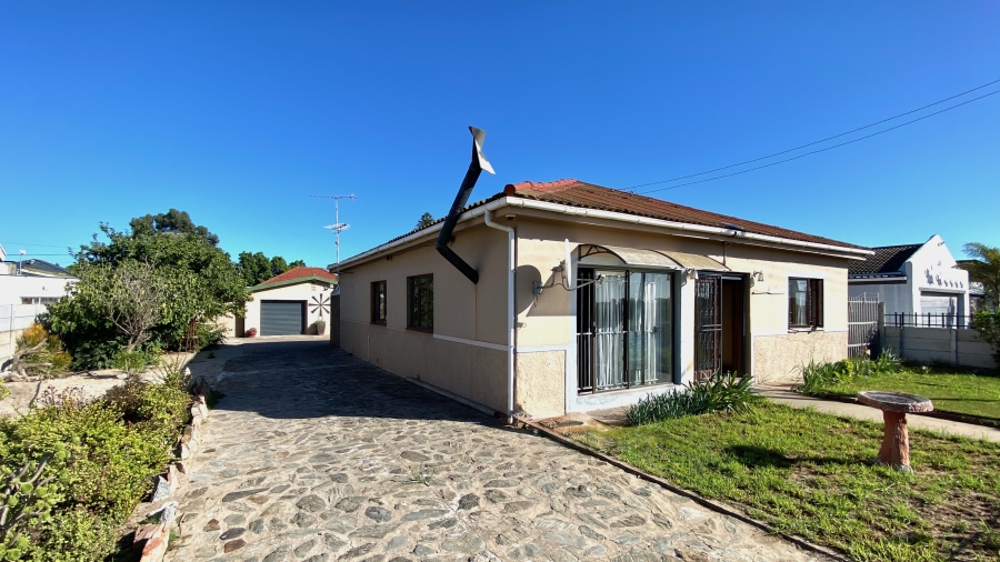 4 Bedroom Property for Sale in Laaiplek Western Cape